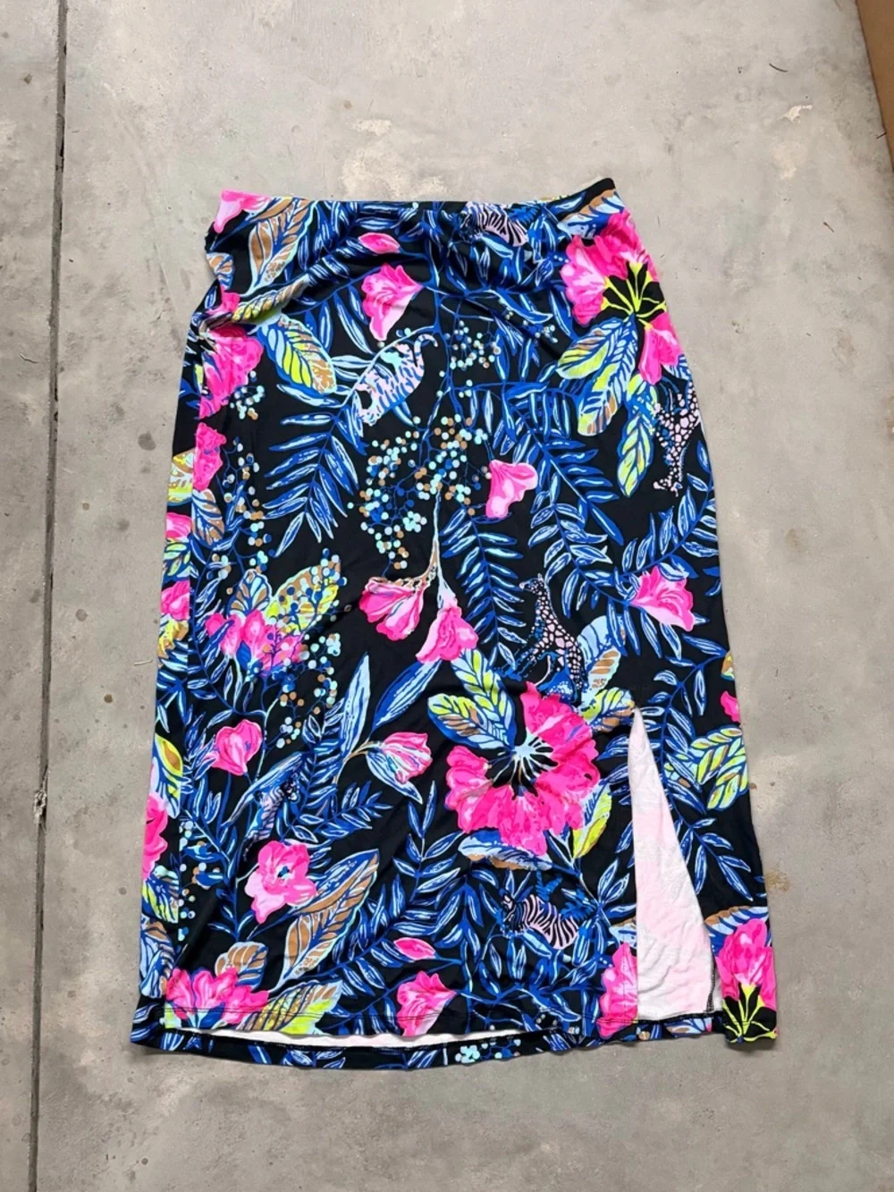Lilly Pulitzer Tropical Floral Skirt Black Base with Pink & Green Print (Size M)
